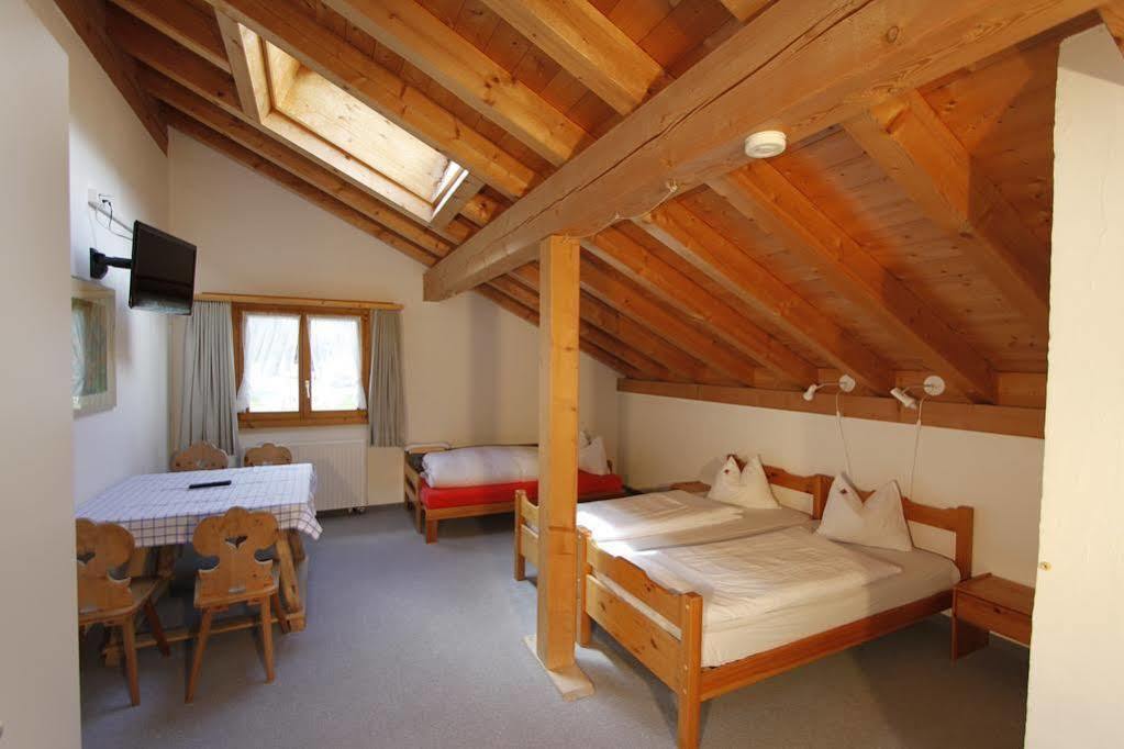 Hotel Veduta Cinuos-Chel Экстерьер фото